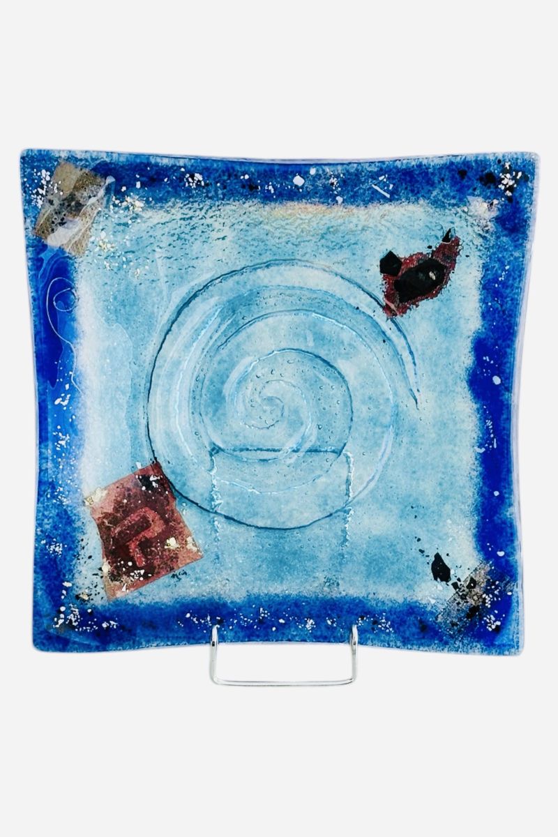 Embossed spiral plate 27×27